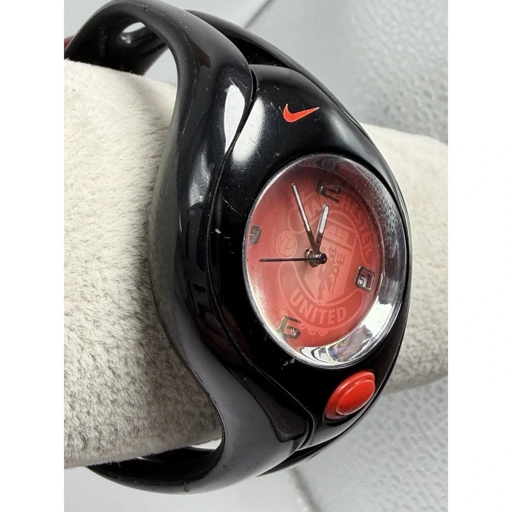 Nike Triax WR0078 Manchester United New‎ Battery Swift 41MM 7.75